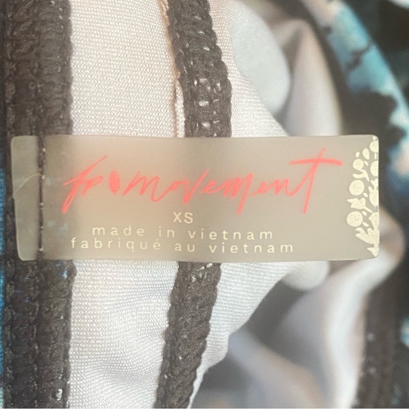 Free People Movement • You’re A Peach High Waist Blue & Black 7/8 Leggings • XS - Picture 6 of 7